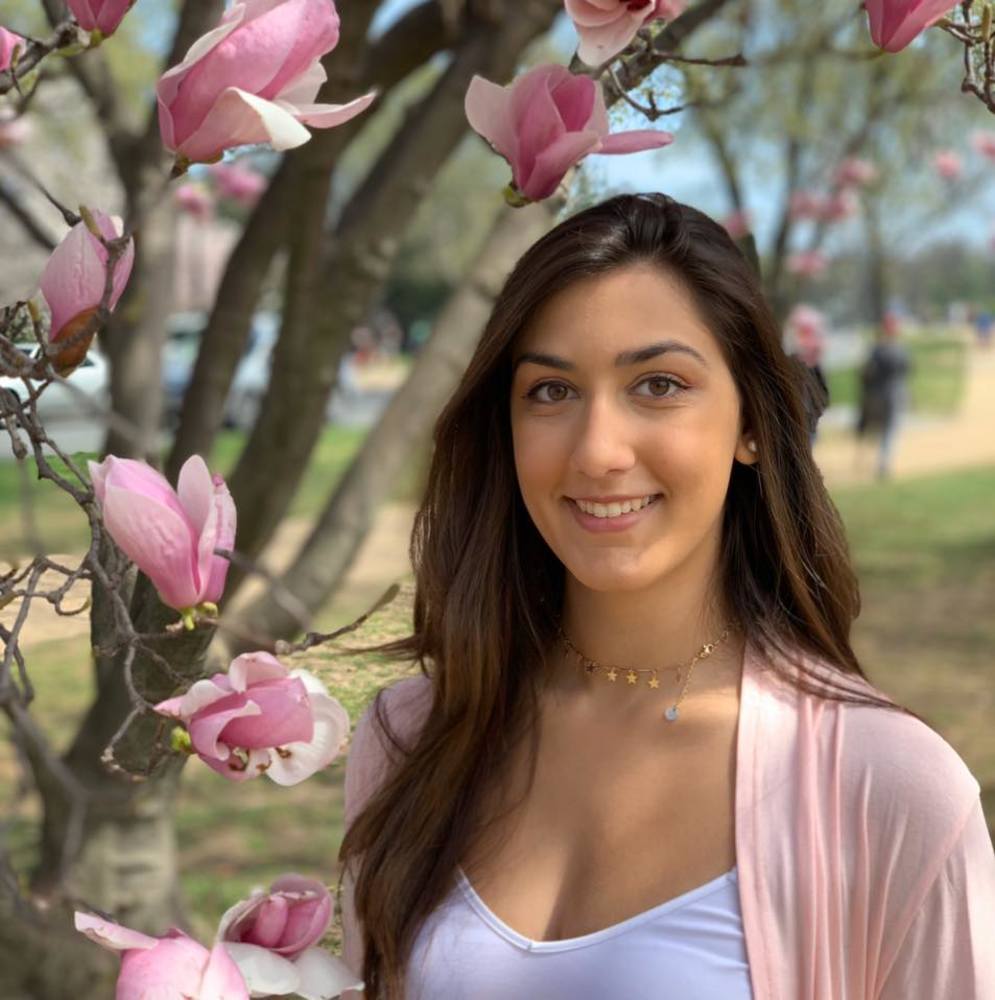 Meet your Posher, Monica